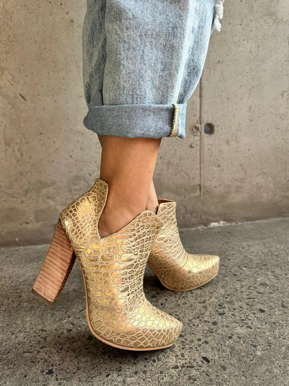 Barcelona Croco Dorado 2