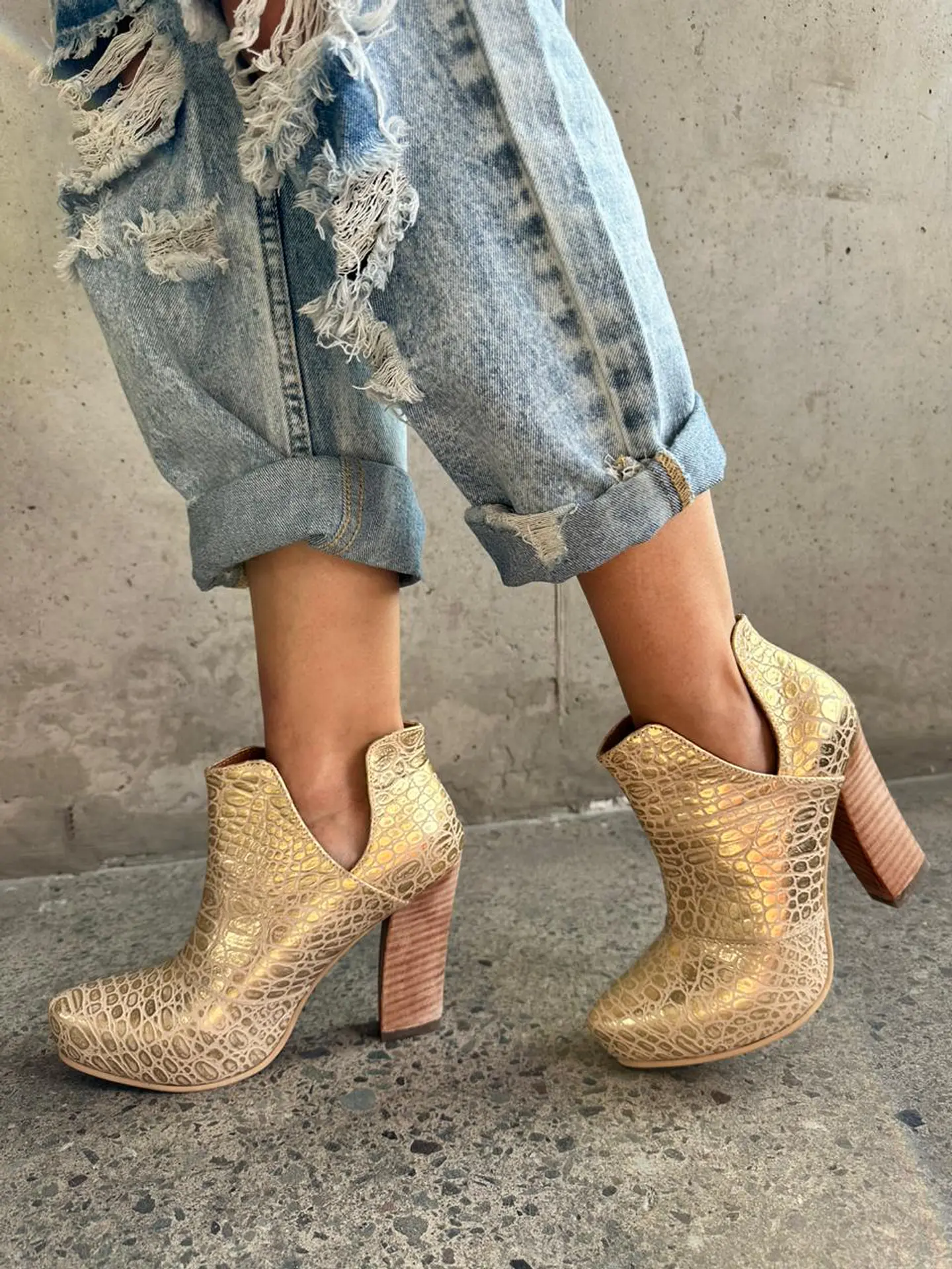 Barcelona Croco Dorado 3