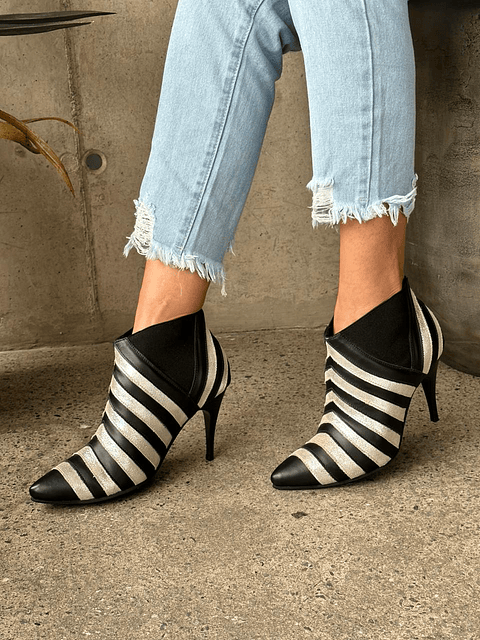 Botin Crisantemo Negro- dorado