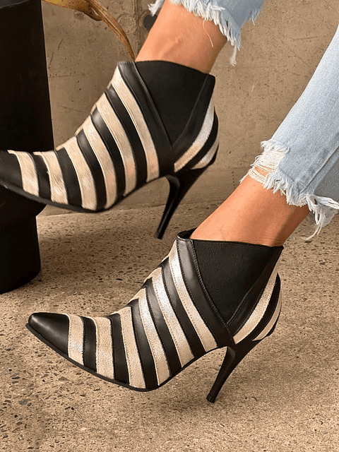 Botin Crisantemo Negro- dorado