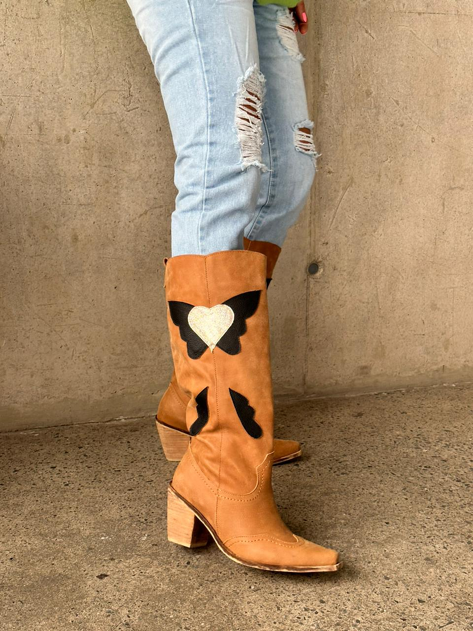 Rosalia Cuero Camel 2