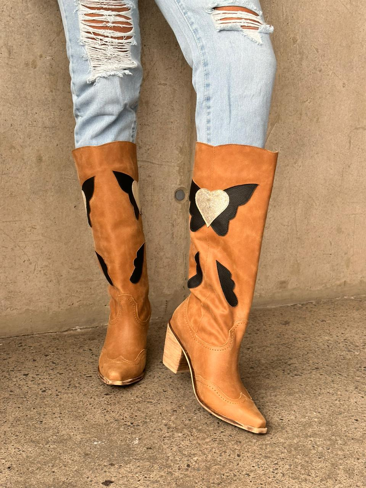 Rosalia Cuero Camel 3