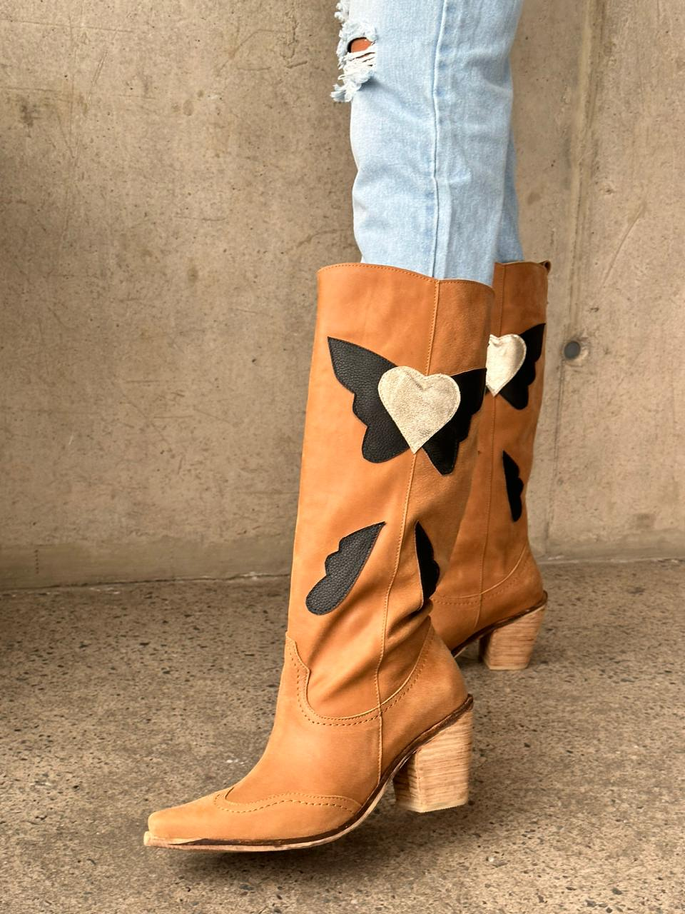 Rosalia Cuero Camel 4