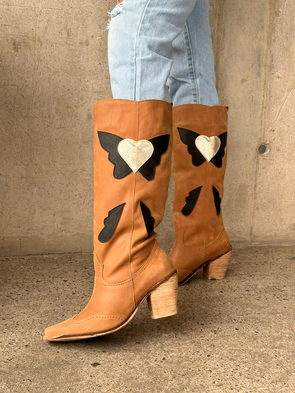 Rosalia Cuero Camel 5