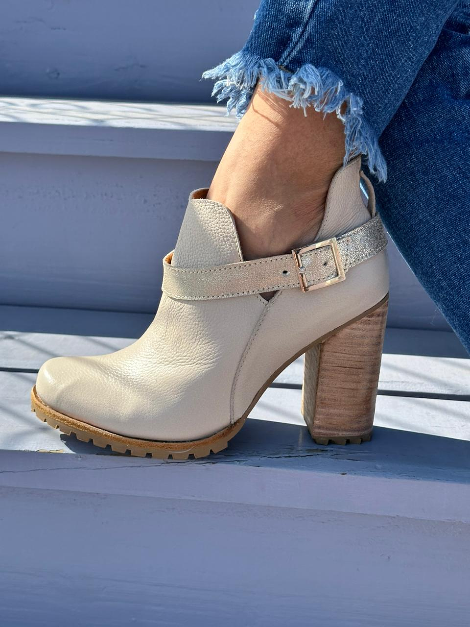 Botin Cala Cuero Beige 3