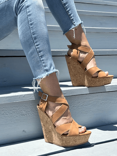 Gabriela Cuero Camel