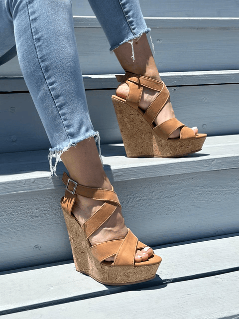 Gabriela Cuero Camel