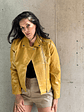 Chaqueta Ecocuero Mostaza Tachas - Miniatura 2