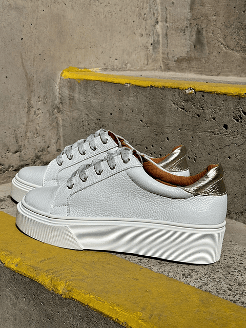 Valeria blanca talón dorado