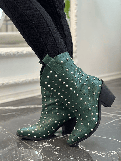 Agustina Cuero Verde