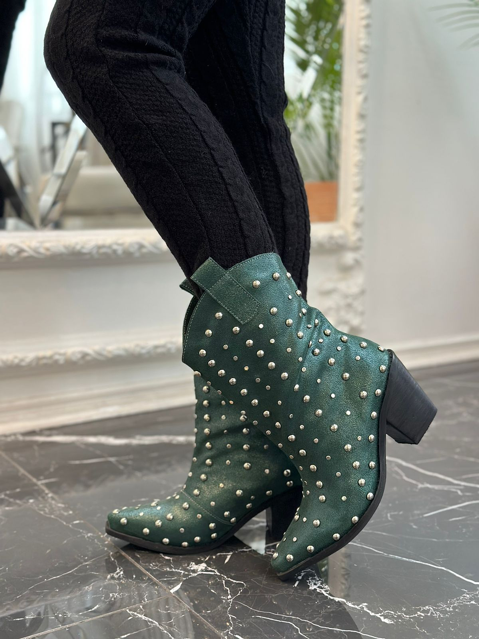 Agustina Cuero Verde 3