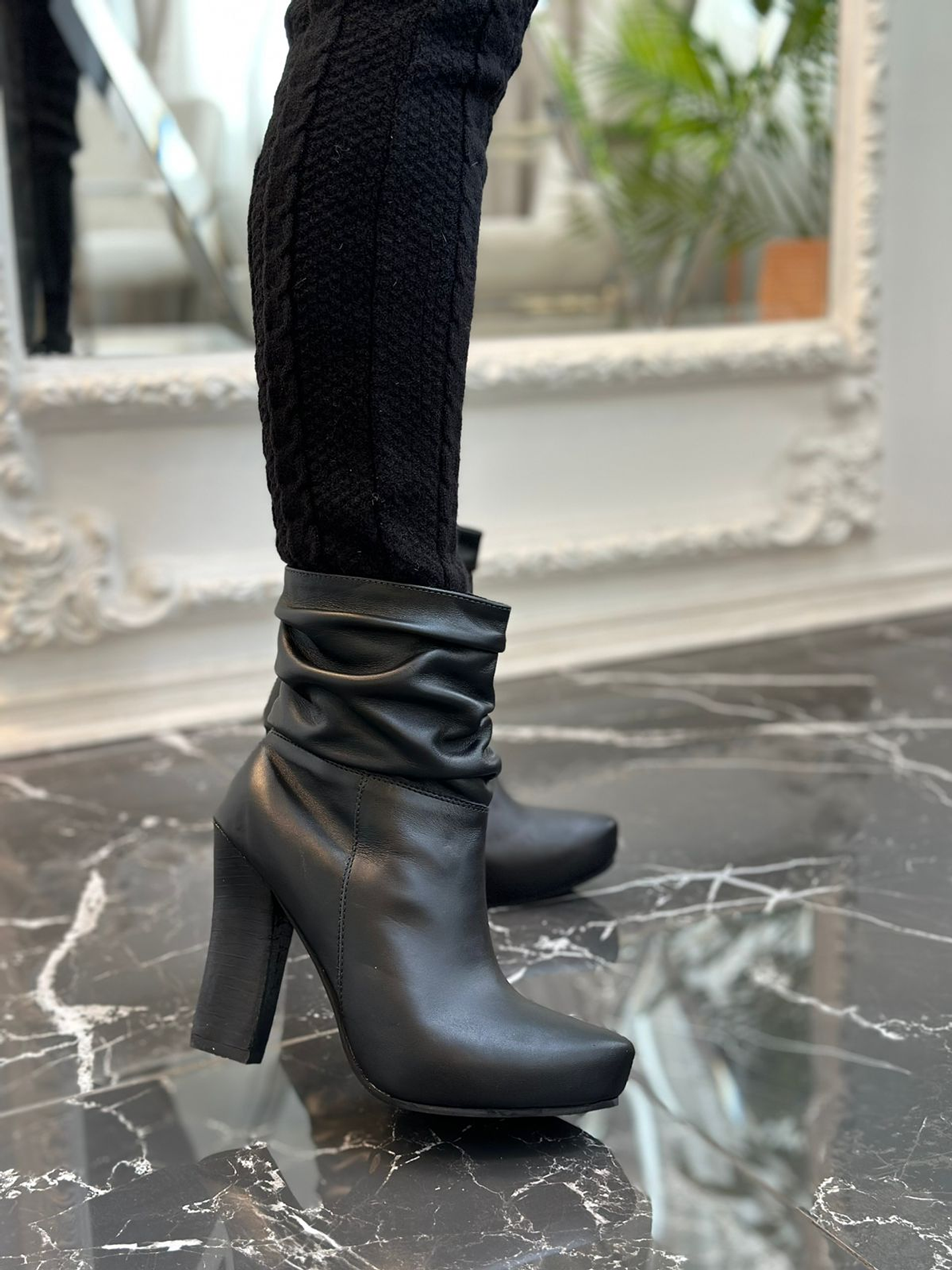 Chicago Cuero Negro- taco negro 3