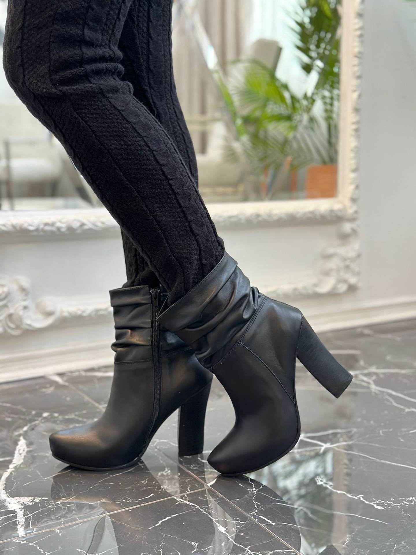 Chicago Cuero Negro- taco negro 5