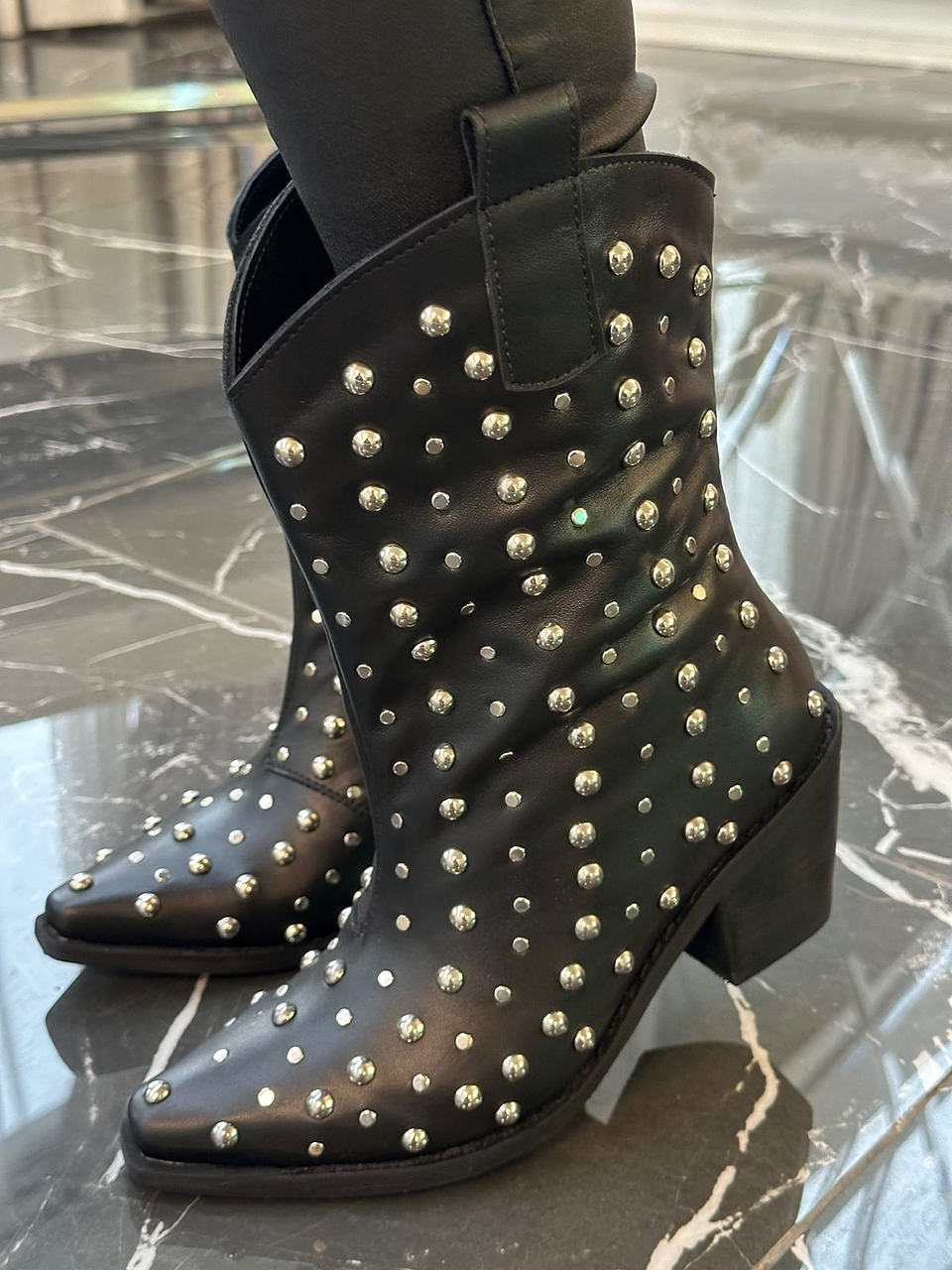 Agustina Cuero Negro 7