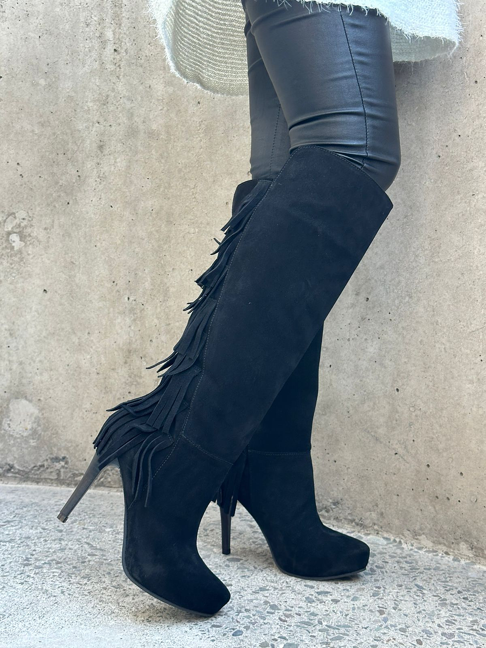 Michelle Reno Negro plataforma 3