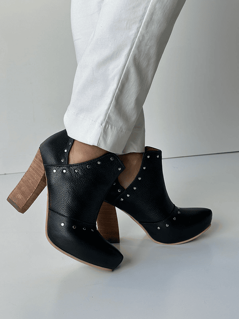 Barcelona Cuero Negro