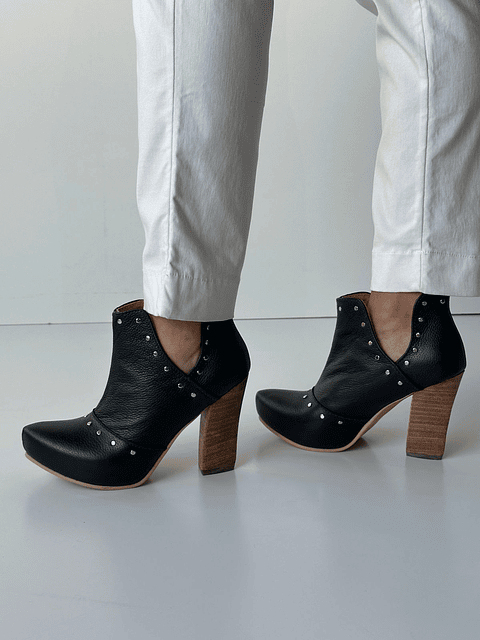 Barcelona Cuero Negro