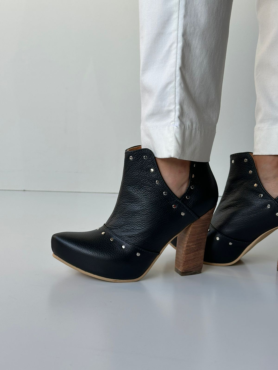 Barcelona Cuero Negro 5