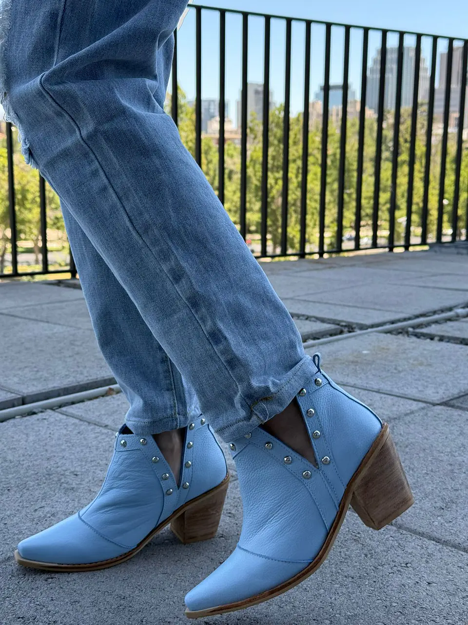 Mia Cuero Celeste Bebe 2