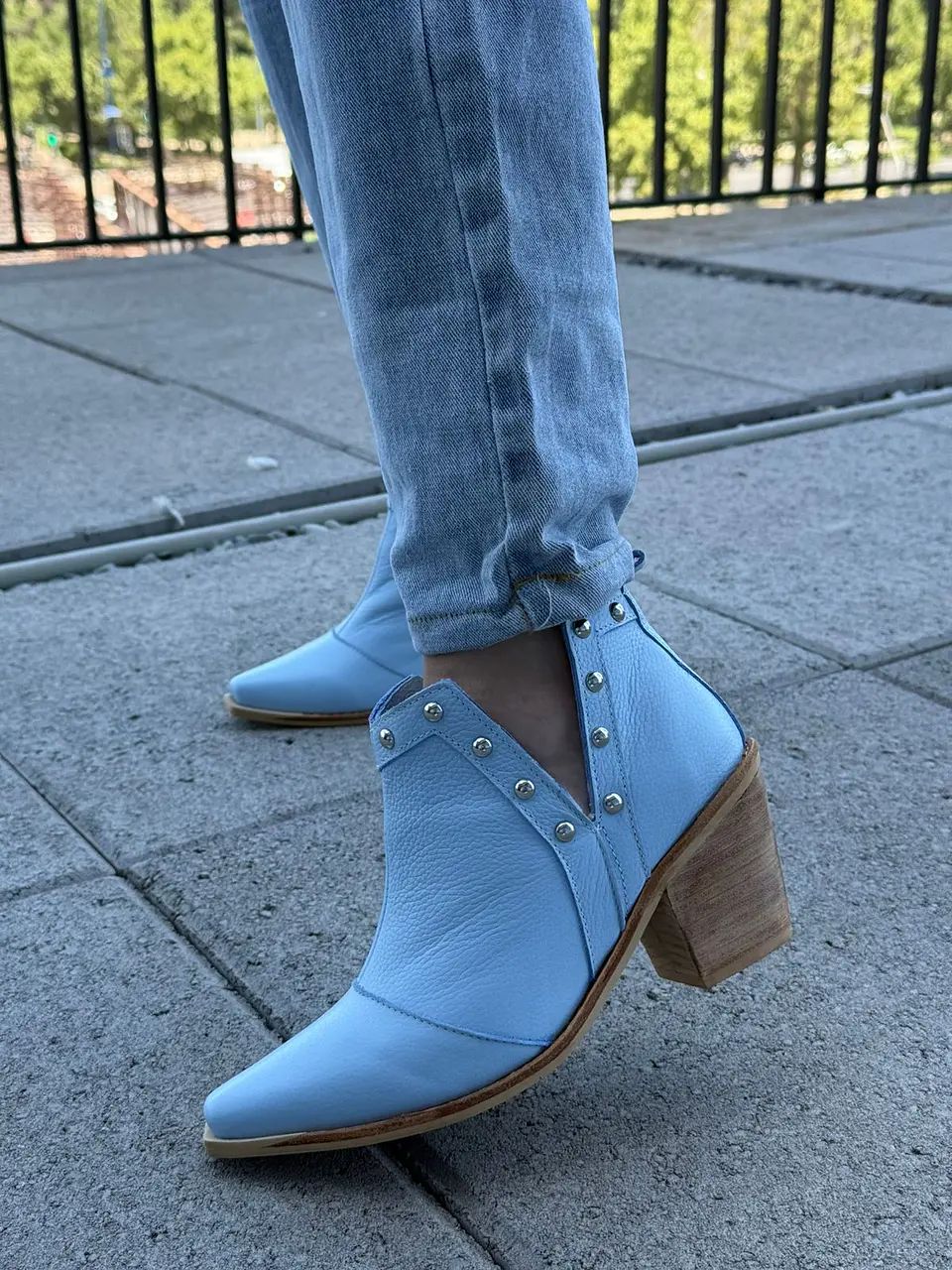 Mia Cuero Celeste Bebe 1