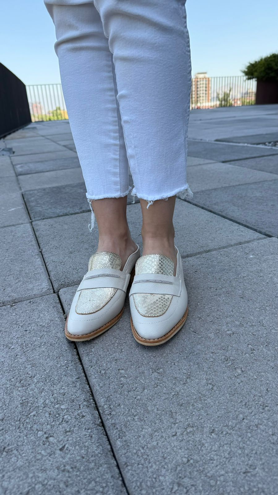 Amelia blanco/folia dorado 1