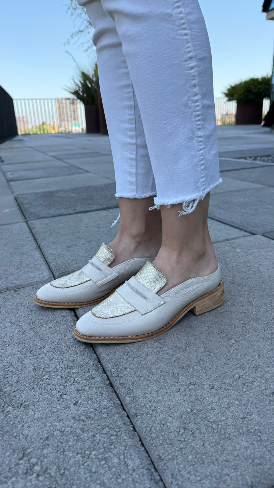 Amelia blanco/folia dorado 3