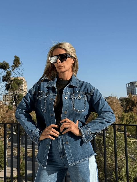 Chaqueta jeans tachas