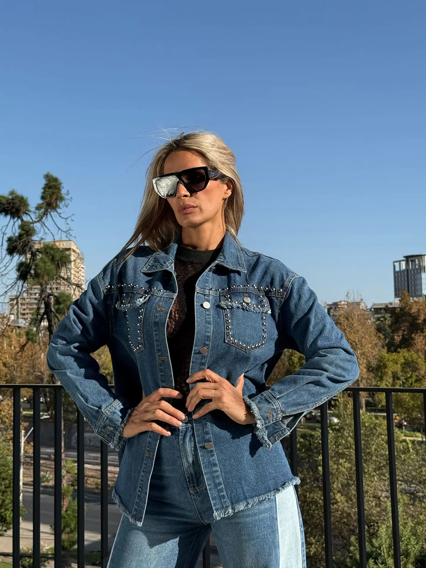 Chaqueta jeans tachas 1