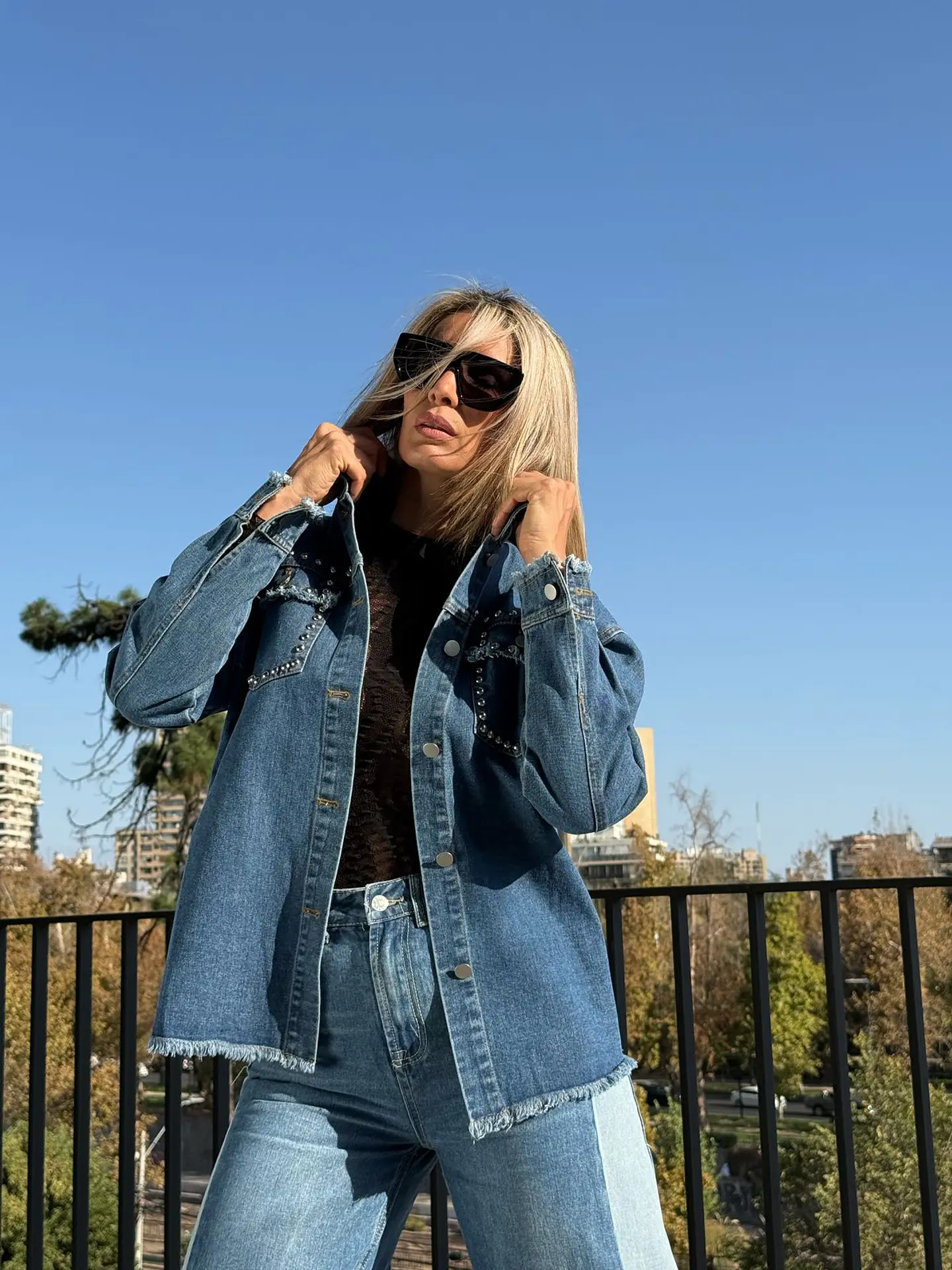 Chaqueta jeans tachas 3