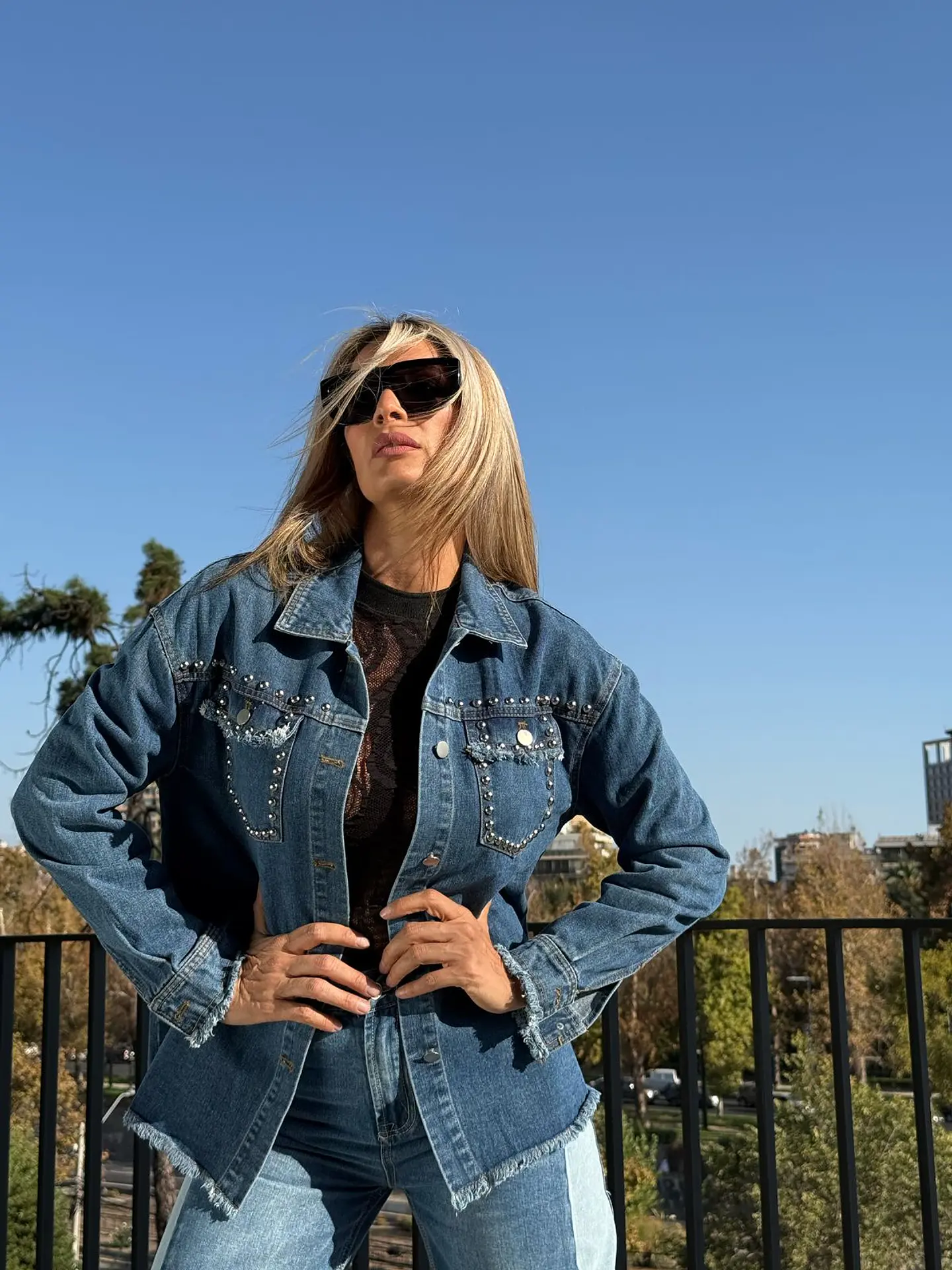 Chaqueta jeans tachas 4