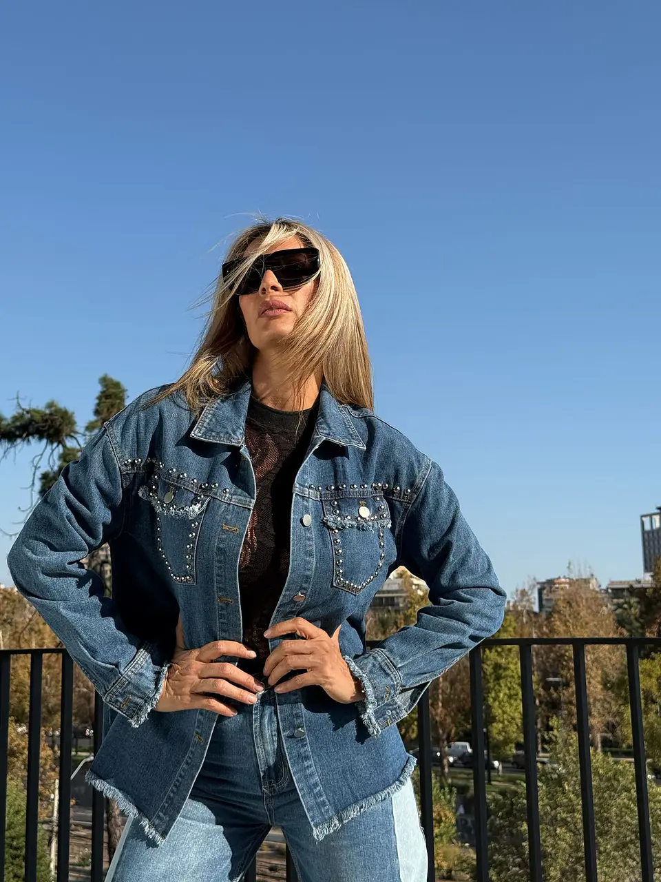 Chaqueta jeans tachas 4