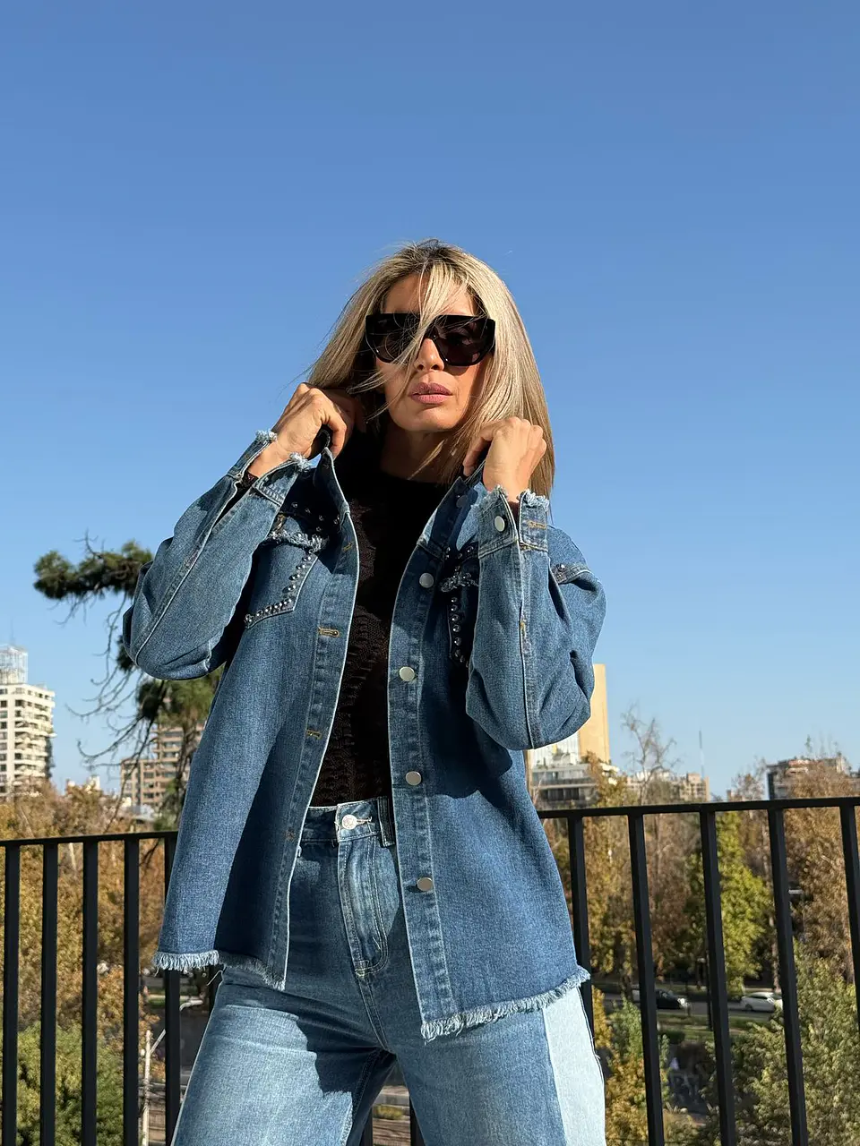 Chaqueta jeans tachas 5