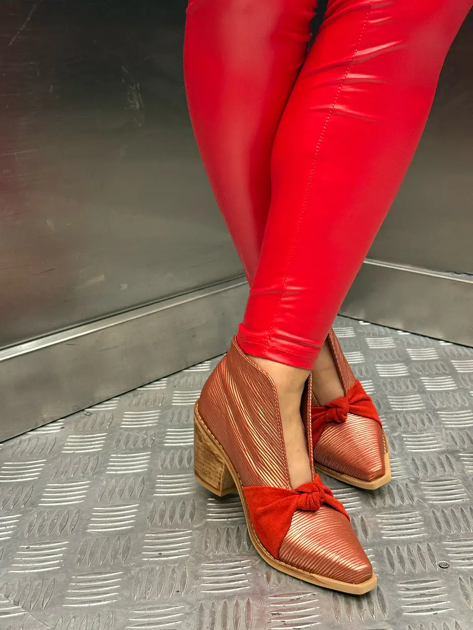 Lorex Rojo 3