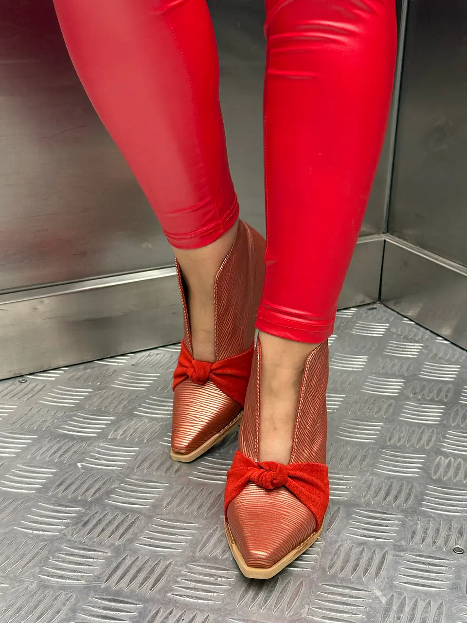 Lorex Rojo 5