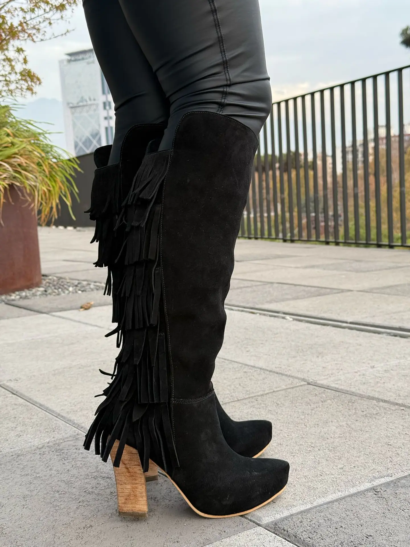 Michelle Reno Negro 6