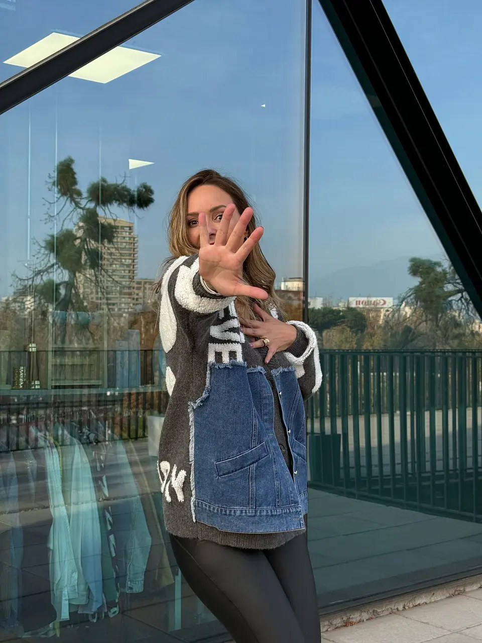 Suéter de lana y Denim oversize 3