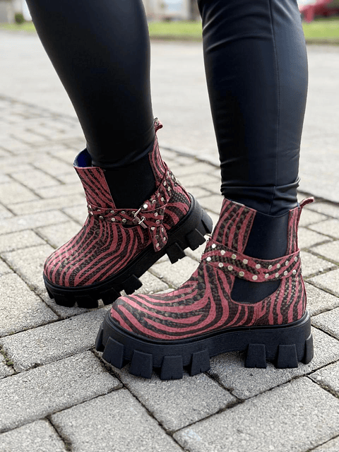 Botin Amanda cebra burdeos