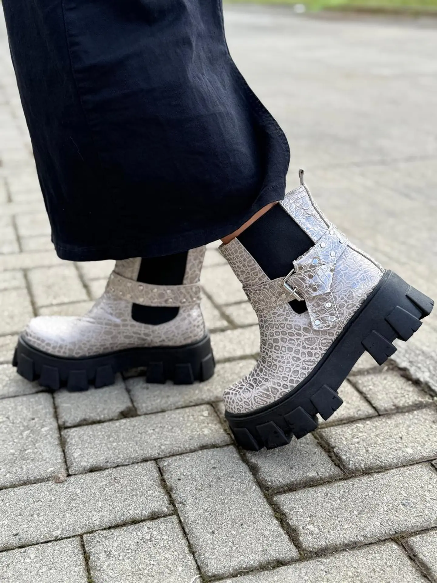 Botin Amanda piedra plata 4