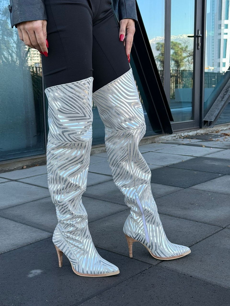 Bucaneras Los Angeles dorado 1