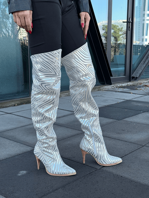 Bucaneras Los Angeles dorado