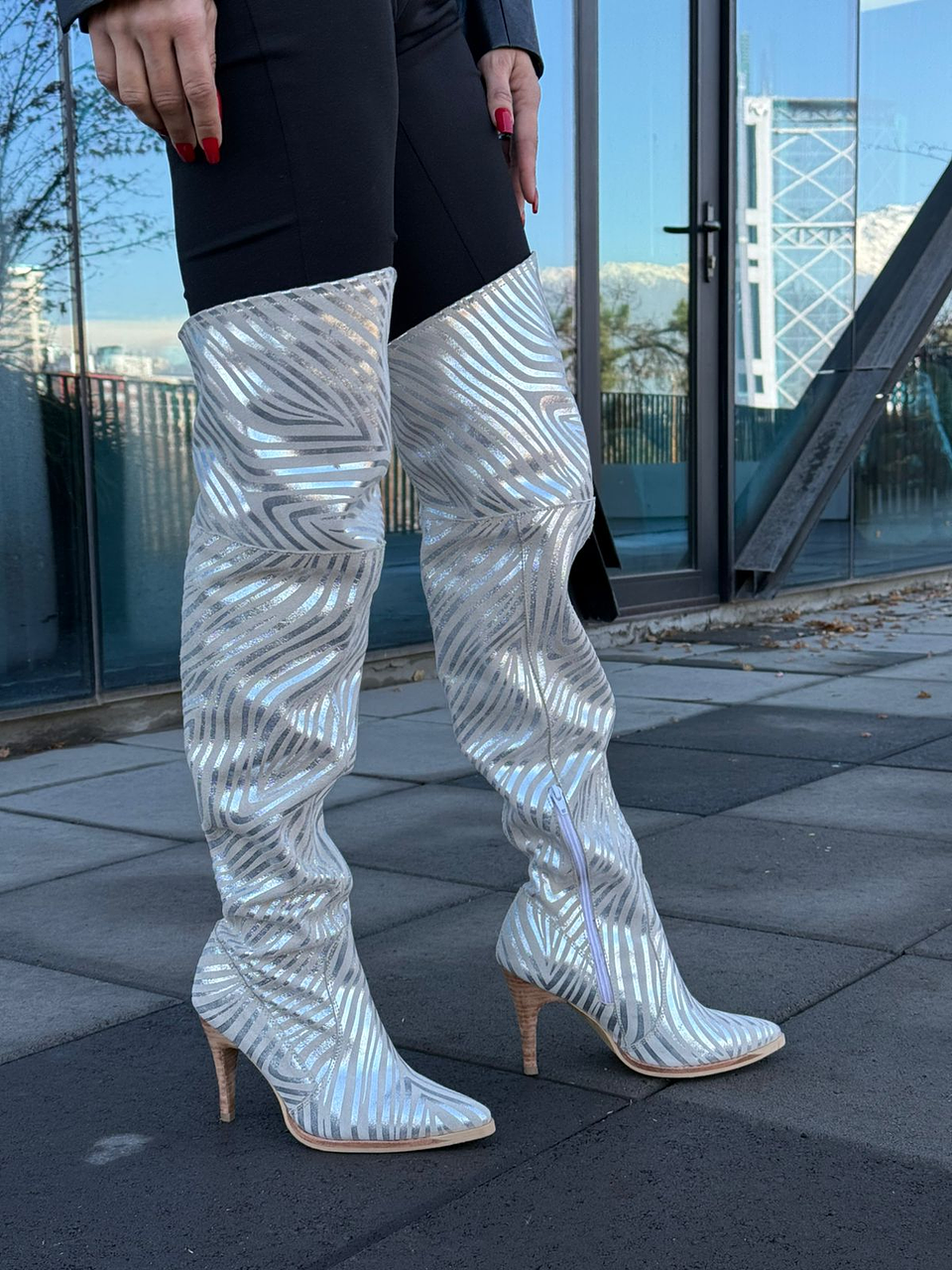 Bucaneras Los Angeles dorado 4