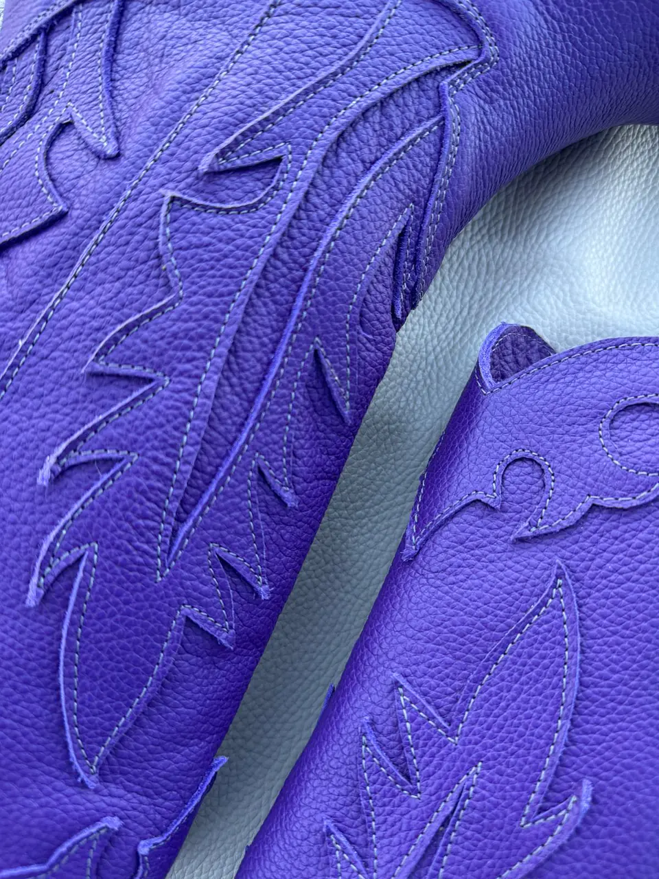 Ale cuero morado 5