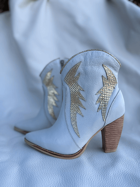 Paula Blanco /Alas croco dorado