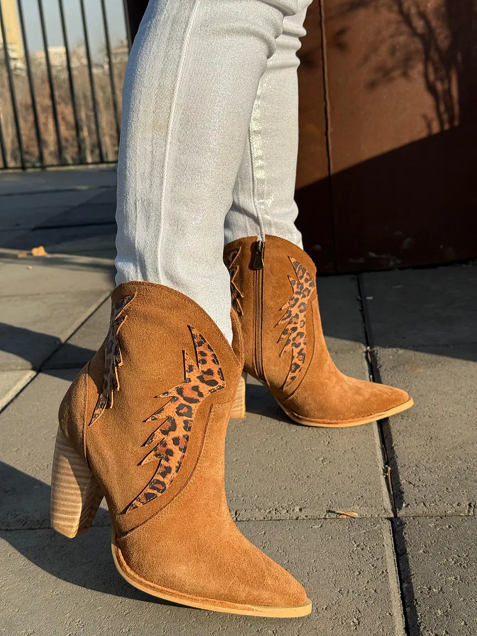 Paula Reno Camel con Animal Print 4