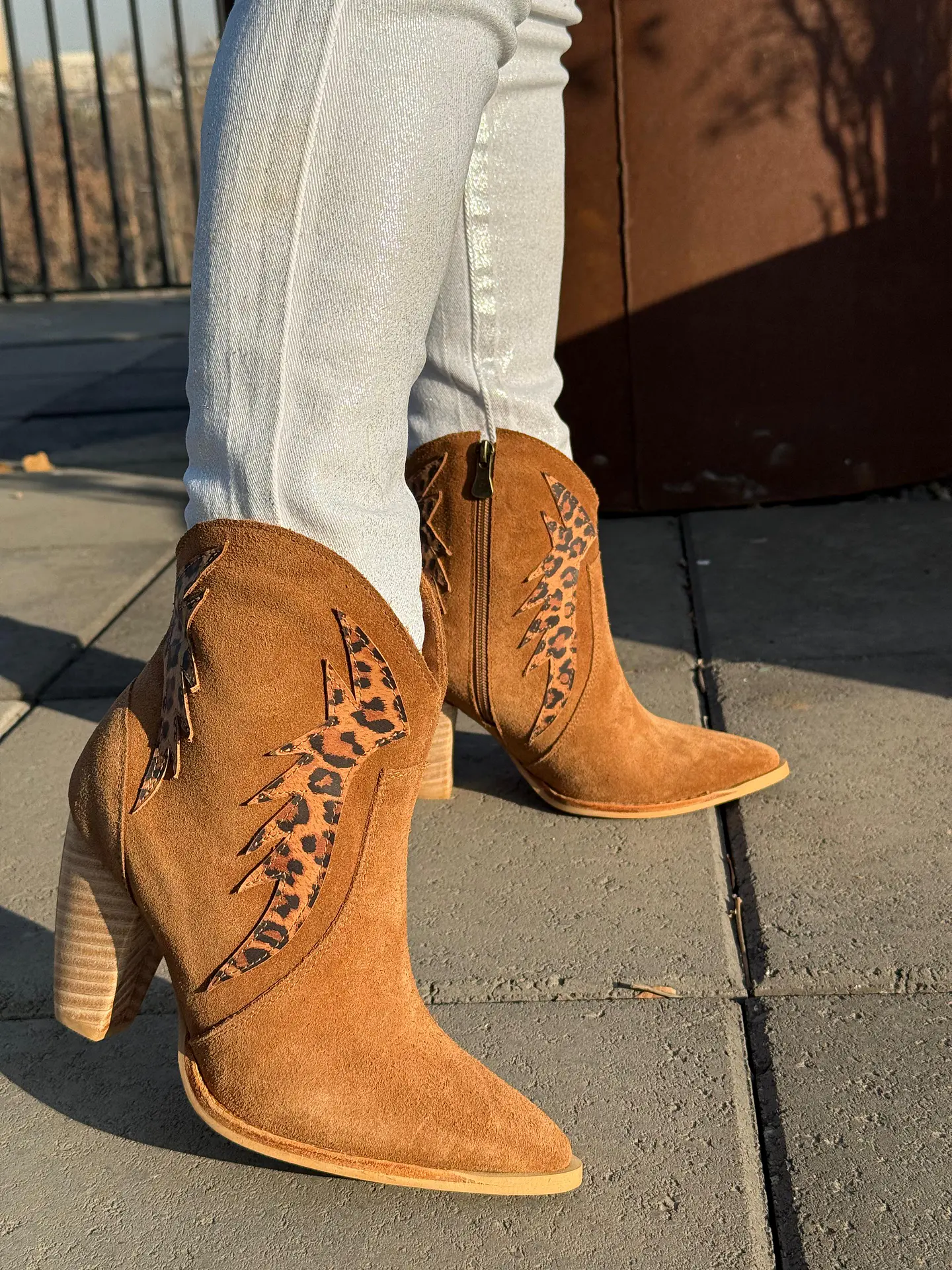 Paula Reno Camel con Animal Print 5