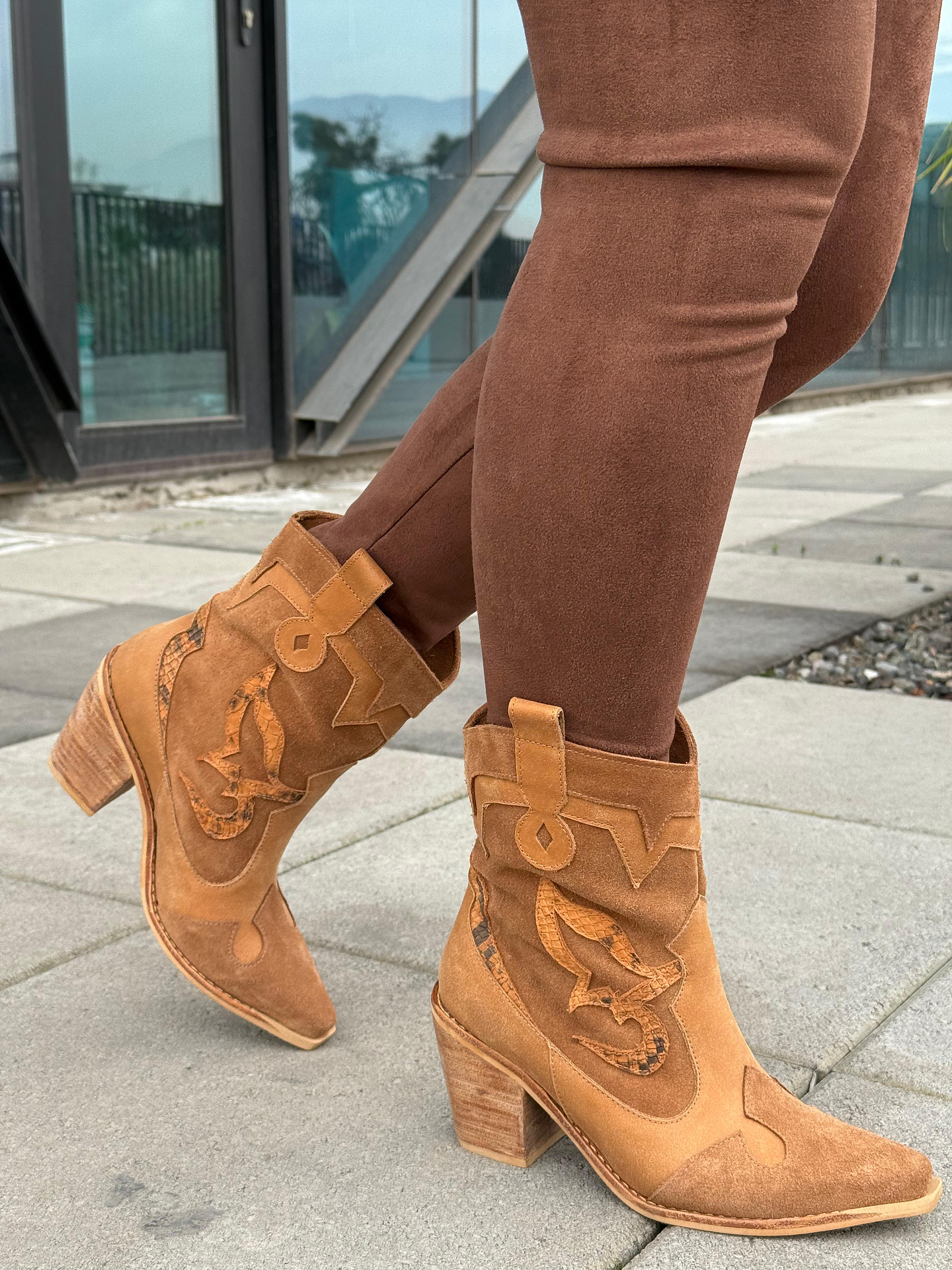 Victoria reno camel 2