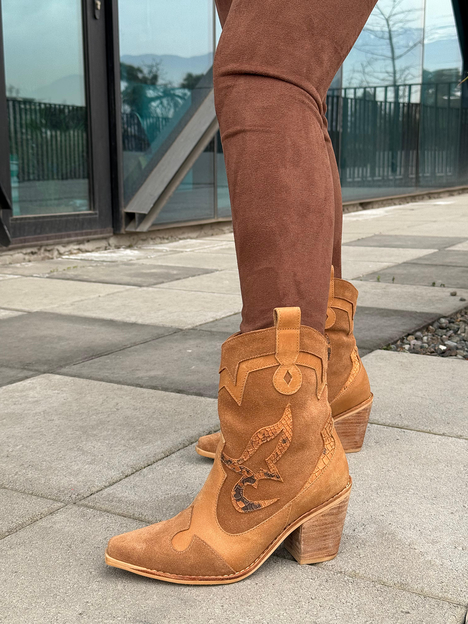 Victoria reno camel 5