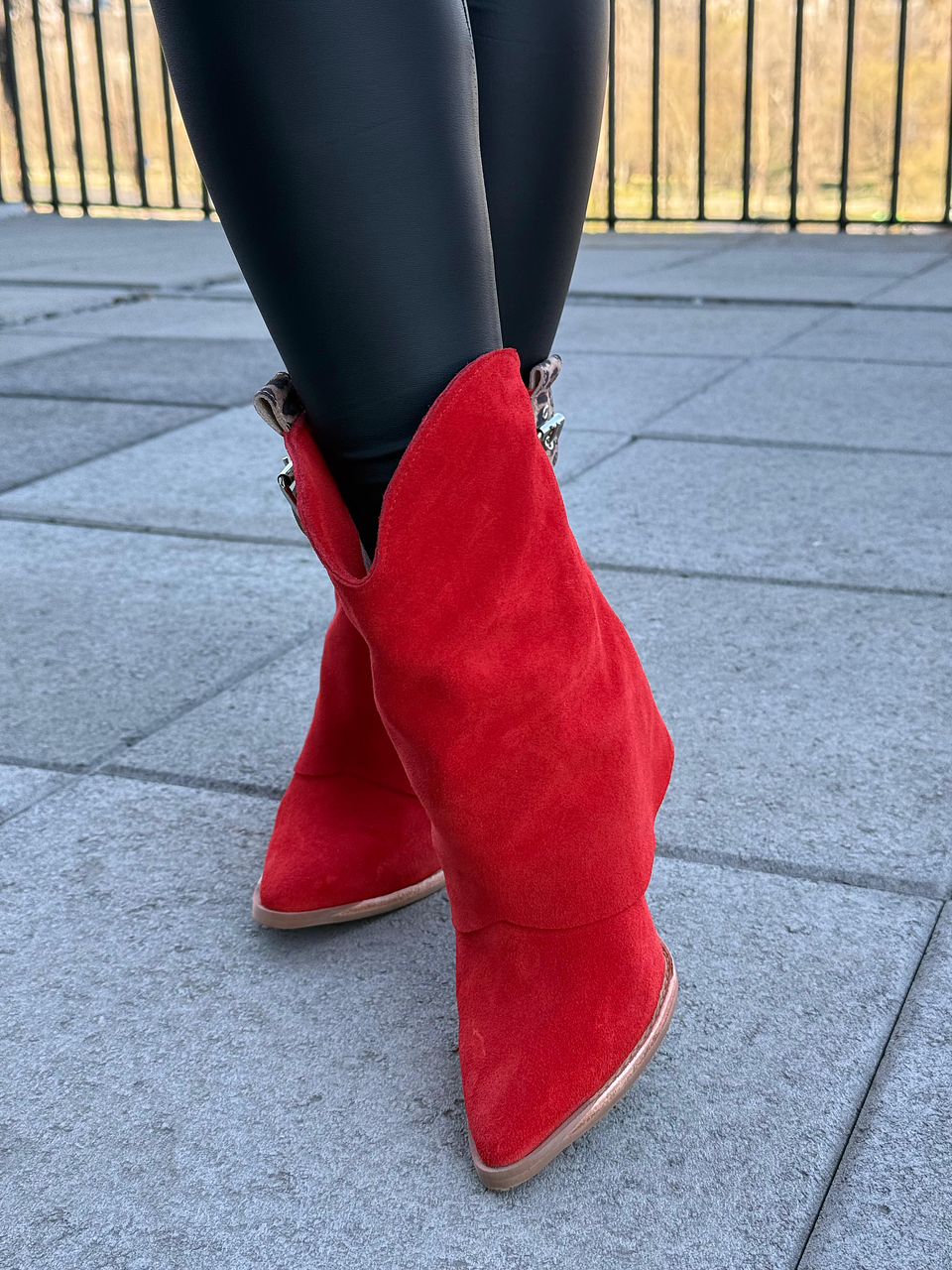 Botas Liz roja 2