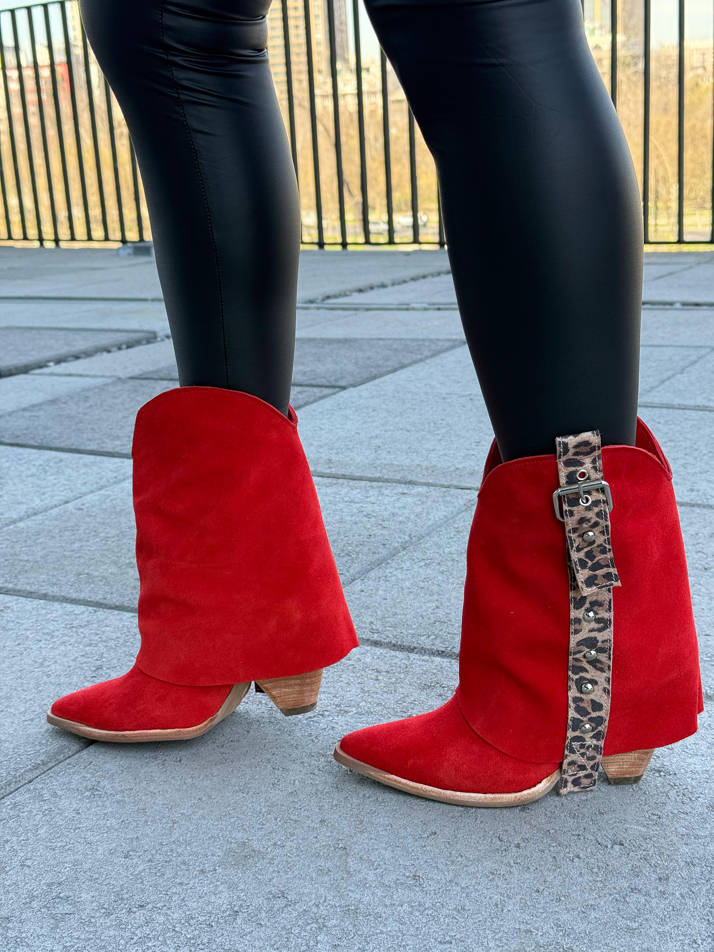Botas Liz roja 8