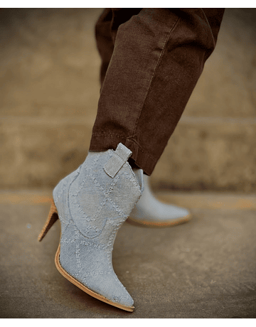 Trilacat Denim taco aguja